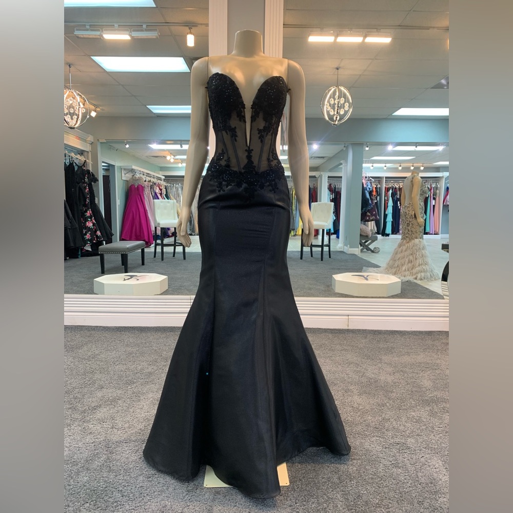 Size 6. Black. mermaid. boning. embellishments. sheer bodice. strapless.